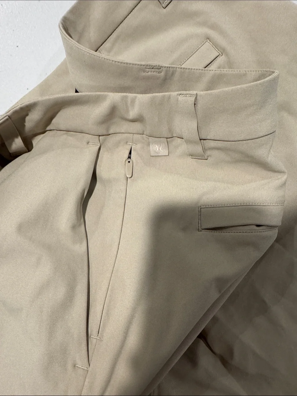 lululemon athletica Men's Khaki Flat-Front Performance Shorts